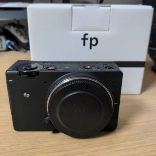 シグマ(SIGMA)のSIGMA fp ボディのみ(ミラーレス一眼)