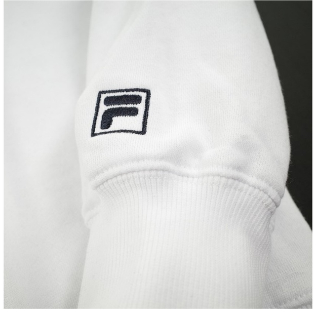 FILA(フィラ)のFILAビッグシルエット 刺繍ロゴカレッジスウェット/白/L 新品 メンズのトップス(スウェット)の商品写真