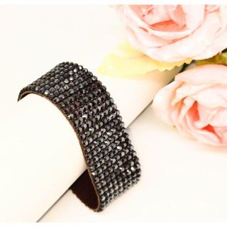 ✨️美品✨スワロフスキー ブラックストーン バングル