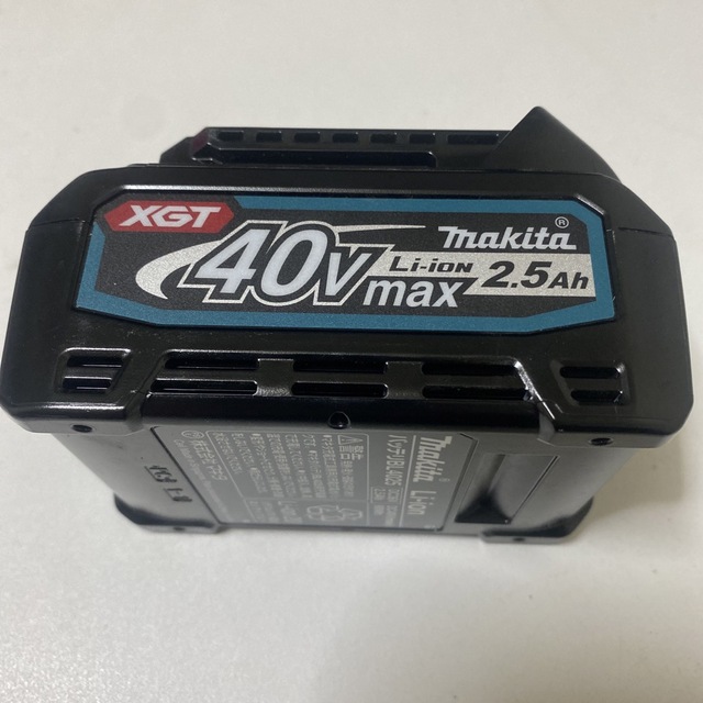 ☆美品 おまけの替刃数点付☆makita マキタ 40Vmax充電式ディスクグラインダ バッテリー1個(BL4025 40V 2.5Ah)付 60332