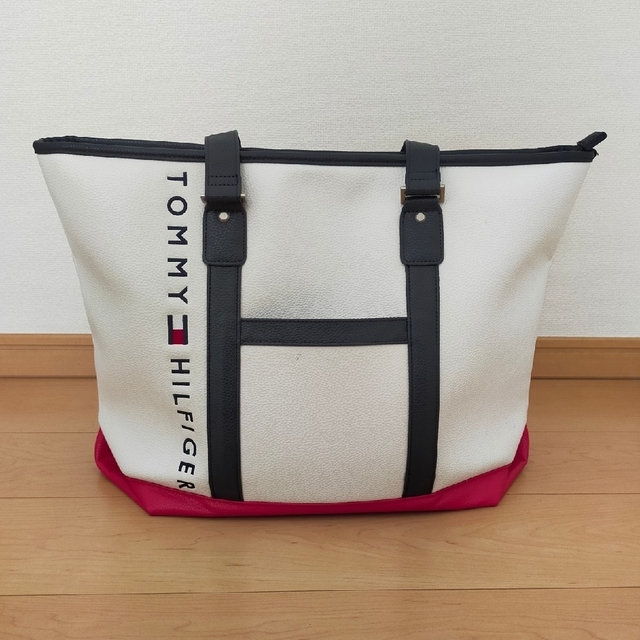 TOMMY HILFIGER(トミーヒルフィガー)の【megu様専用】【最終値下げ】トミーヒルフィガー　トートバッグ スポーツ/アウトドアのゴルフ(バッグ)の商品写真