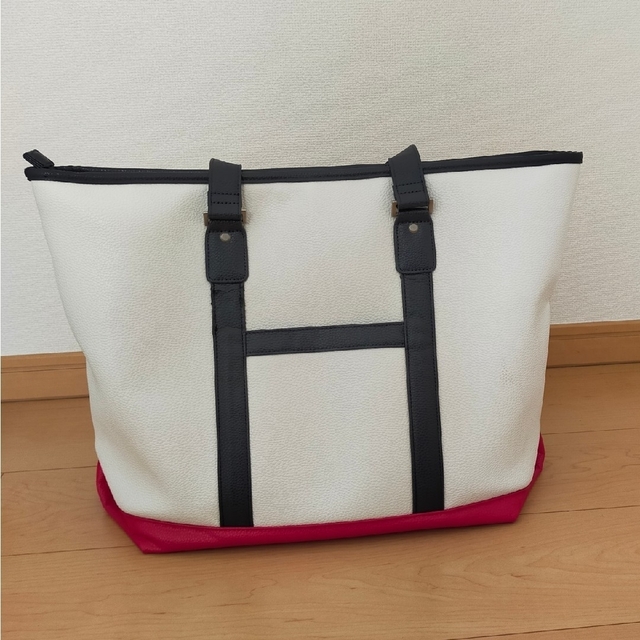 TOMMY HILFIGER(トミーヒルフィガー)の【megu様専用】【最終値下げ】トミーヒルフィガー　トートバッグ スポーツ/アウトドアのゴルフ(バッグ)の商品写真