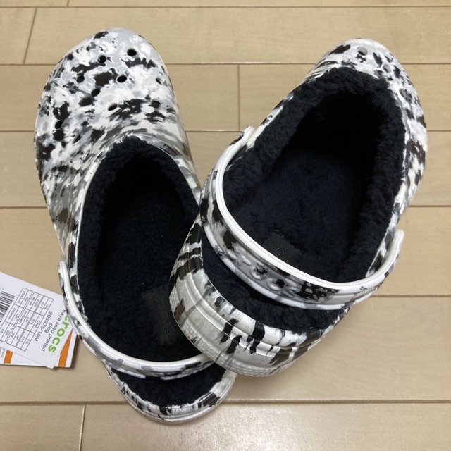 crocs(クロックス)の新品 29㎝ クロックス バヤ ラインド プリンテッド クロッグ ボア付き メンズの靴/シューズ(サンダル)の商品写真