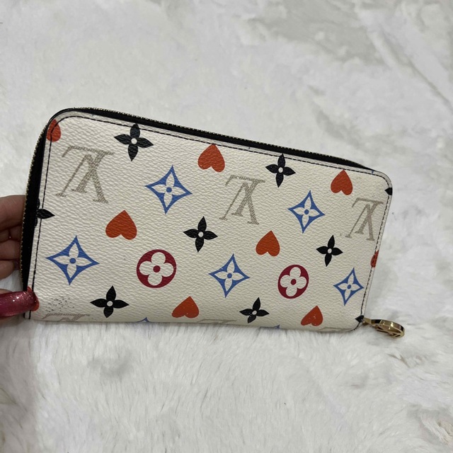 LOUIS VUITTON(ルイヴィトン)の希少！ルイヴィトン　GAME ON ジッピーウォレット レディースのファッション小物(財布)の商品写真