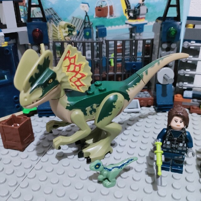 LEGO ジュラシックワールド 75931 ディロフォサウルスの基地攻撃