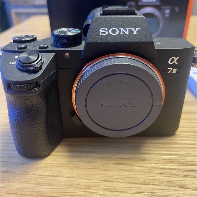 SONY(ソニー)のSONY α7 Ⅲ  ILCE−7M3 フルサイズミラーレス　純正バッテリー2個 スマホ/家電/カメラのカメラ(ミラーレス一眼)の商品写真