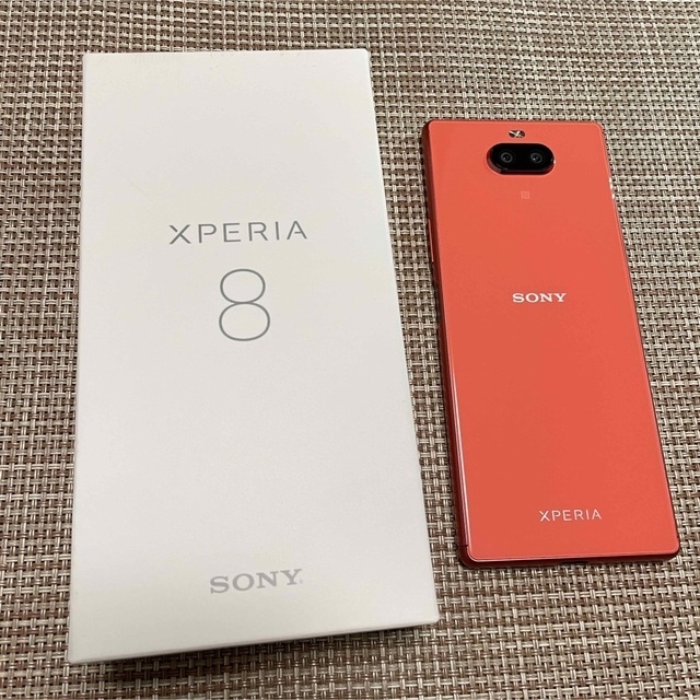 Xperia(エクスペリア)のXperia 8 902SO ［SIMロック解除済み］［利用制限◯］［美品］ スマホ/家電/カメラのスマートフォン/携帯電話(スマートフォン本体)の商品写真