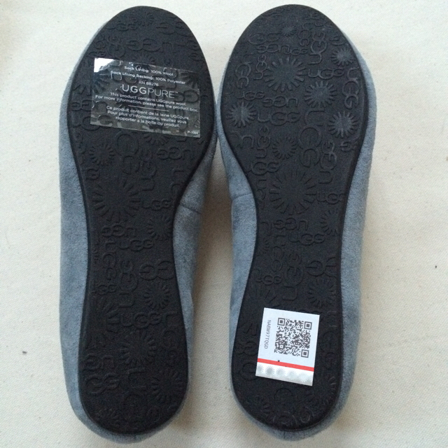 UGG(アグ)の新品 UGGスタディットボウ 22cm  アグ モカシン レディースの靴/シューズ(スリッポン/モカシン)の商品写真