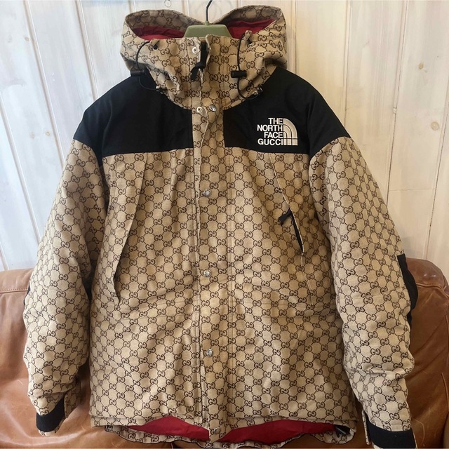 Gucci(グッチ)のTHE NORTH FACE x GUCCI ダウンジャケット希少Sサイズ メンズのジャケット/アウター(ダウンジャケット)の商品写真