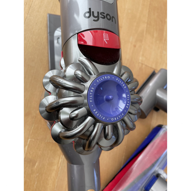 Dyson(ダイソン)のdysonV8 掃除機 スマホ/家電/カメラの生活家電(掃除機)の商品写真