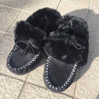 アグ(UGG)の【ケロヨン様専用】ファー モカシン 黒(スリッポン/モカシン)