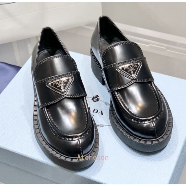 PRADA レザー ローファー 39-