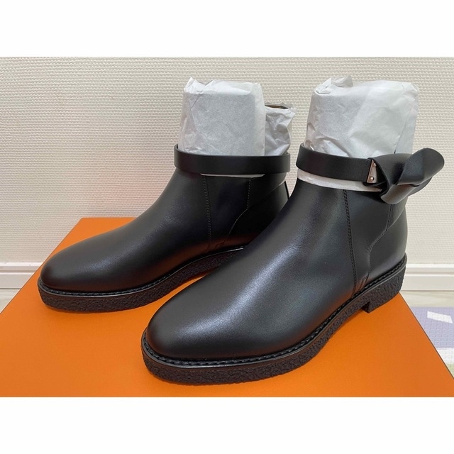 Hermes(エルメス)の入手困難❤️最新モデル HERMESショートブーツ カーフレザー ケリー レディースの靴/シューズ(ブーツ)の商品写真