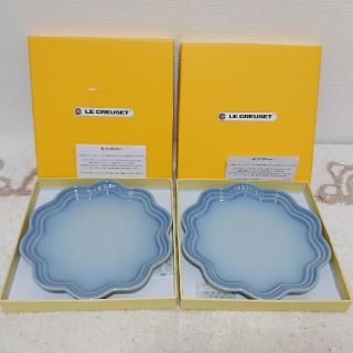 ルクルーゼ(LE CREUSET)の【新品未使用】ル・クルーゼ フリルプレート 18cm 2枚 コースタルブルー(食器)