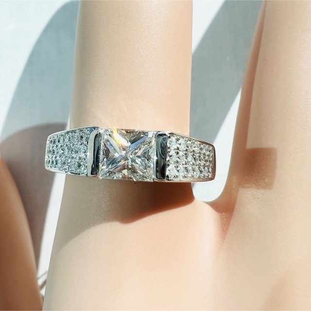 おすすめ新商品☆PTダイヤモンドリングD:0.626ct D:0.47ctの通販 by
