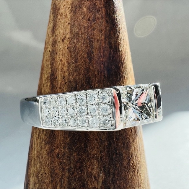 おすすめ新商品☆PTダイヤモンドリングD:0.626ct D:0.47ctの通販 by
