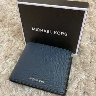 マイケルコース(Michael Kors)の【未使用】MICHAEL KORS マイケルコース　二つ折り財布　ネイビー(折り財布)