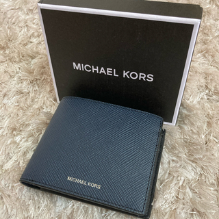 マイケルコース(Michael Kors)の【未使用】MICHAEL KORS マイケルコース　二つ折り財布　ネイビー(折り財布)
