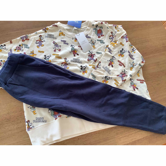 Disney(ディズニー)のパジャマ　120 キッズ/ベビー/マタニティのキッズ服男の子用(90cm~)(パジャマ)の商品写真