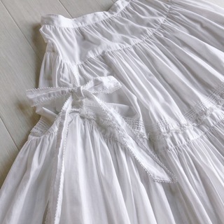カネコイサオ 綿ローン ピンタック ピコレース フリル たくし上げ 白 スカート