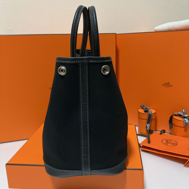 Hermes(エルメス)の専用♡超美品★エルメス ガーデンパーティTPM  ストラップ付き⭐︎ 黒 正規品 レディースのバッグ(トートバッグ)の商品写真