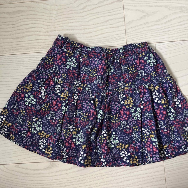 F.O.KIDS(エフオーキッズ)のF.O.KIDS小花柄スカート120 キッズ/ベビー/マタニティのキッズ服女の子用(90cm~)(スカート)の商品写真