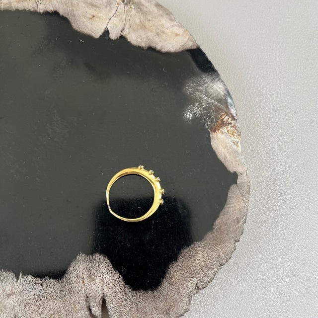 KAORU(カオル)のレア★ atelier KAORU リング K18 5ダイヤ レディースのアクセサリー(リング(指輪))の商品写真