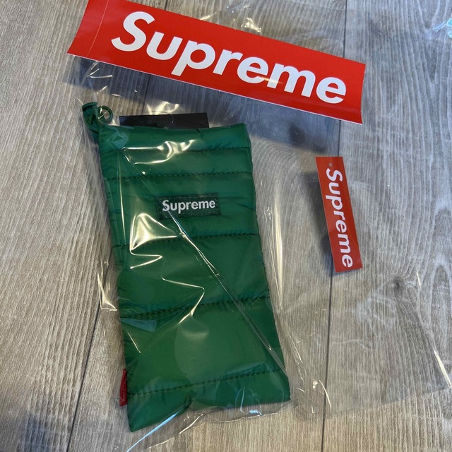 Supreme(シュプリーム)のsupreme★22aw Puffer Neck Pouch★ネックポーチ★新品 メンズのバッグ(ショルダーバッグ)の商品写真