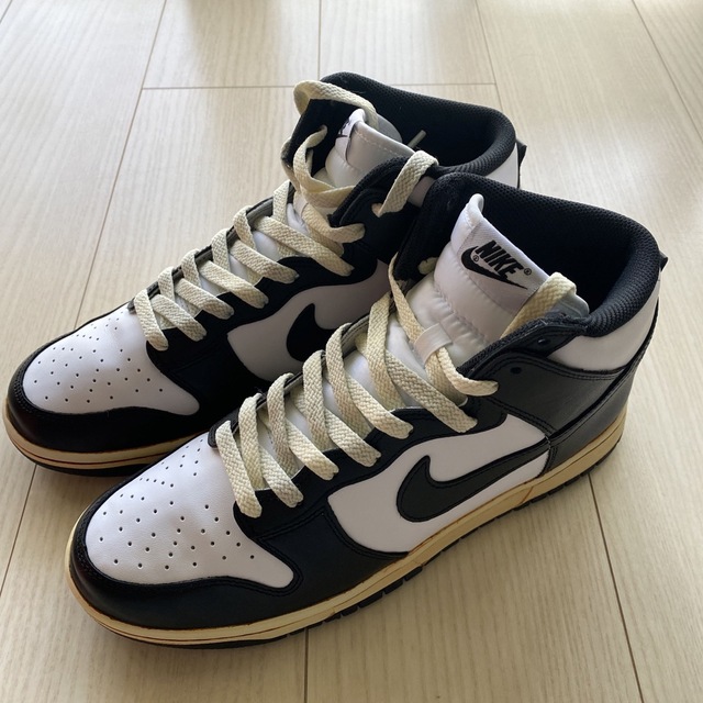 靴/シューズNIKE DUNK HI RETROパンダ