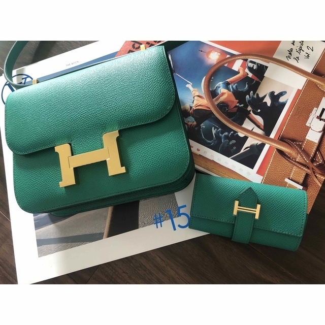 Hermes(エルメス)の新品未使用。 エルメス　キーケース　緑／ゴールド金具 レディースのファッション小物(キーケース)の商品写真