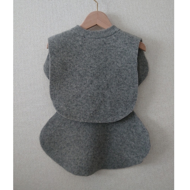 ENFOLD CIRCLE KNIT BIB グレー - 通販 - pinehotel.info