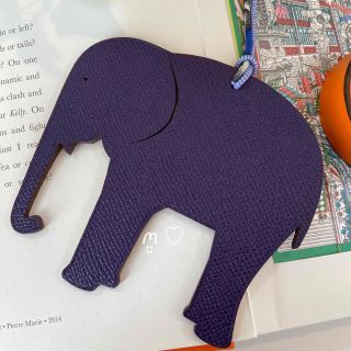 Hermes - HERMES エルメス プティアッシュ エレファント ゾウ レザー