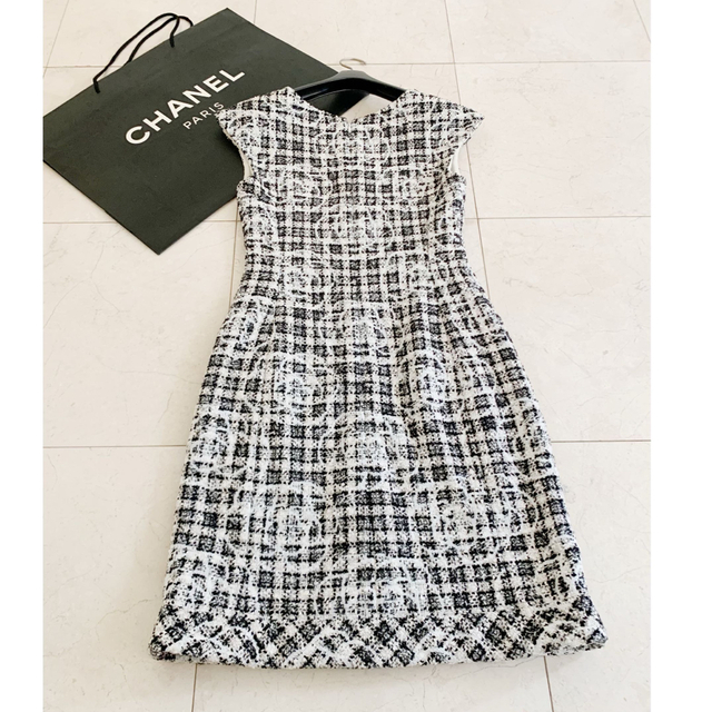 ペコ様専用CHANELツイードワンピースカメリアコサージュ付き | www