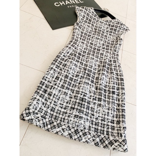 ペコ様専用CHANELツイードワンピースカメリアコサージュ付き | www
