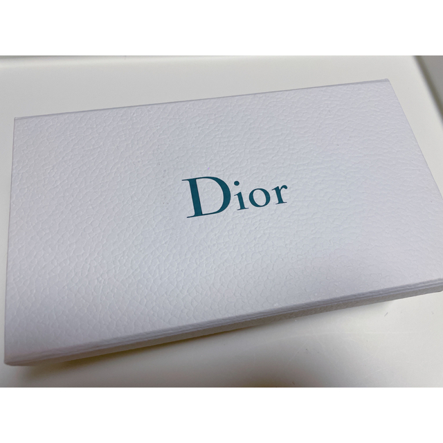 Dior(ディオール)のDior☆ヴェルニ ディオリフィック プレゼントBOX コスメ/美容のネイル(マニキュア)の商品写真