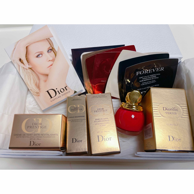 Dior(ディオール)のDior☆ヴェルニ ディオリフィック プレゼントBOX コスメ/美容のネイル(マニキュア)の商品写真