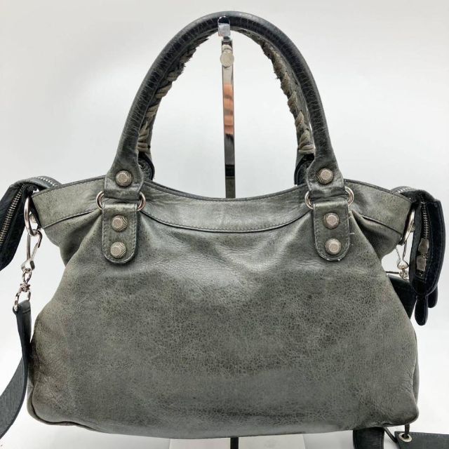 Balenciaga(バレンシアガ)のバレンシアガ ジャイアントタウン ロングショルダー シルバースタッズ グレー レディースのバッグ(ハンドバッグ)の商品写真