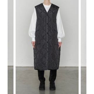 ハイク(HYKE)のHYKE ハイク 2022aw QUILTED LONG VEST 黒(ベスト/ジレ)