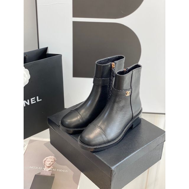 CHANEL シャネル ターンロックブーツ 37 - 靴/シューズ CHANEL シャネル ターンロックブーツ 37 - 靴/シューズ