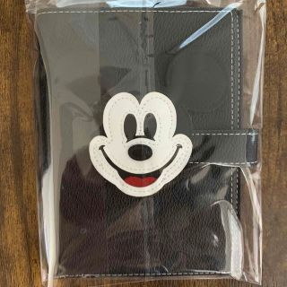 ディズニー(Disney)のミッキーパスポートケース(旅行用品)