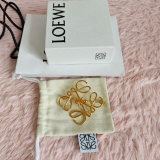 ロエベ サイズ ブローチ/コサージュの通販 100点以上 | LOEWEの ロエベ サイズ ブローチ/コサージュの通販 100点以上 | LOEWEの