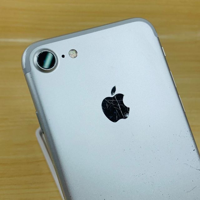 ﾊﾞｯﾃﾘｰ100％ SIMﾌﾘｰ iPhone7 32GB P70 6