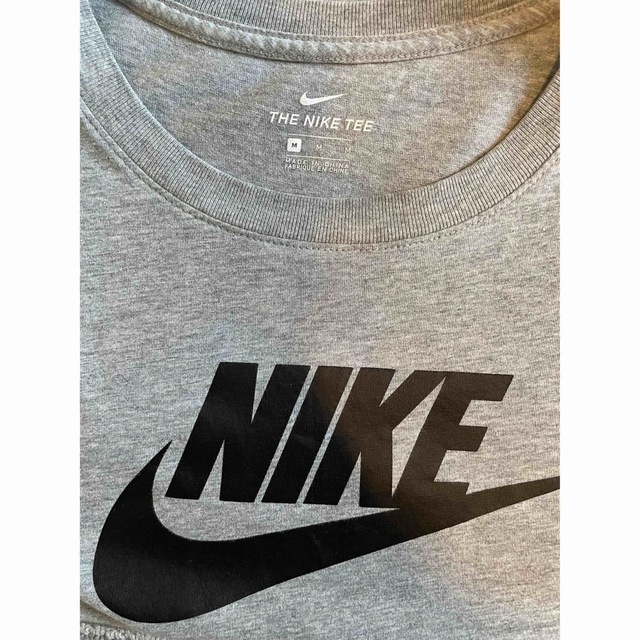 NIKE(ナイキ)のNIKE グレー Tシャツ　Mサイズ レディースのトップス(Tシャツ(半袖/袖なし))の商品写真