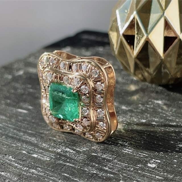 K18 緑の宝石の代表『エメラルド』ペンダントトップ