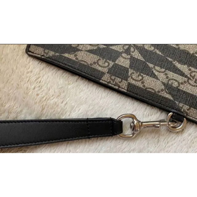 Gucci(グッチ)のGUCCI クラッチバッグレザー ブラック ベージュ メンズのバッグ(セカンドバッグ/クラッチバッグ)の商品写真