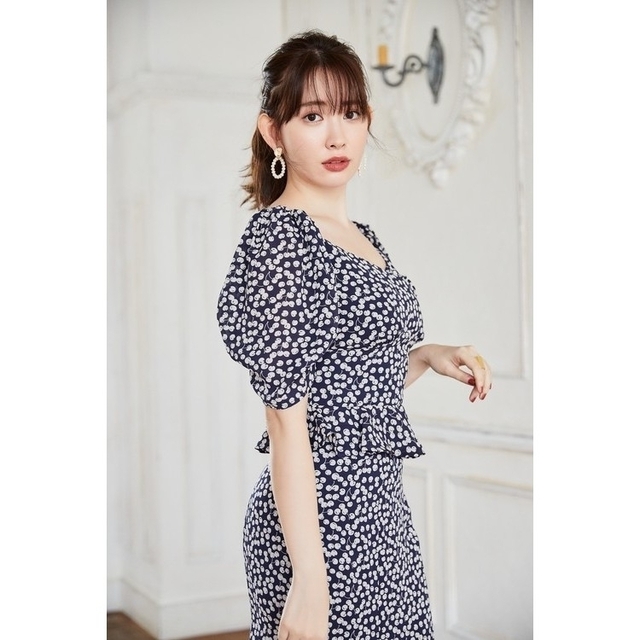 Her lip to /Cherry Pattern Two Piece