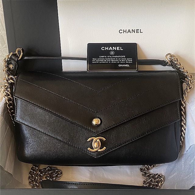 極美品>CHANEL Vスティッチ チェーンバッグ - ショルダーバッグ