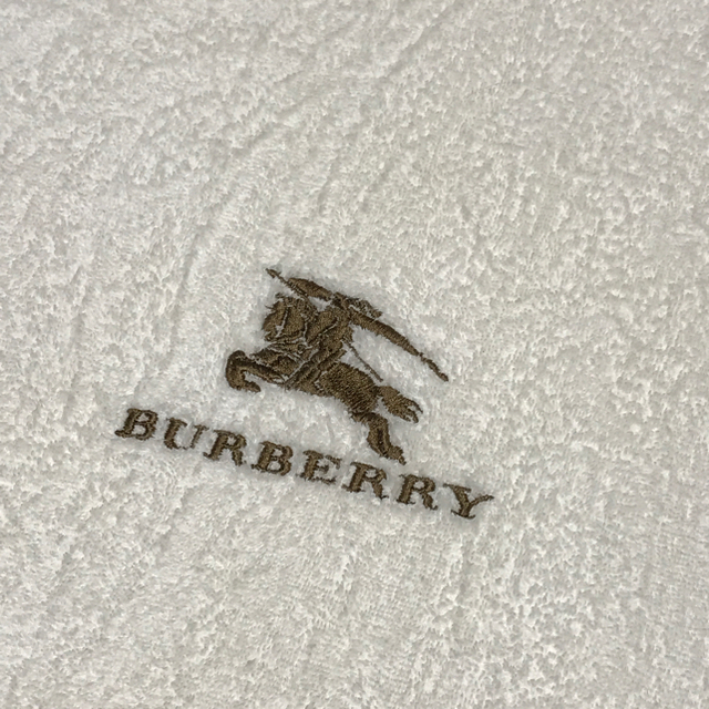 BURBERRY(バーバリー)のBURBERRYバーバリーコットンタオル地シーツ インテリア/住まい/日用品の寝具(シーツ/カバー)の商品写真