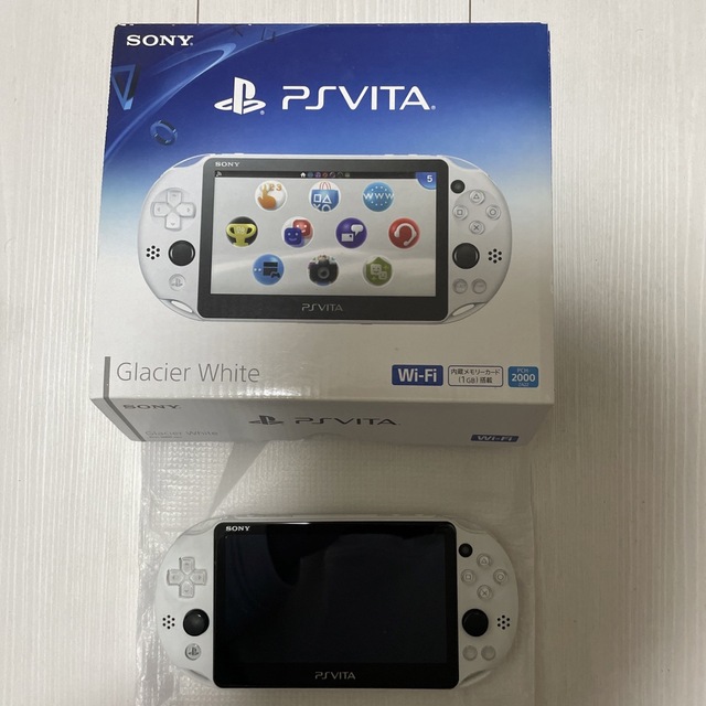 PlayStation Vita(プレイステーションヴィータ)のPSVITA PCH-2000 Glacier White エンタメ/ホビーのゲームソフト/ゲーム機本体(携帯用ゲーム機本体)の商品写真