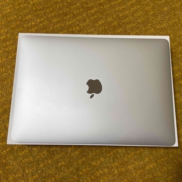 Apple(アップル)のMacBook Air 2018 13.3inch シルバー 128GB スマホ/家電/カメラのPC/タブレット(ノートPC)の商品写真